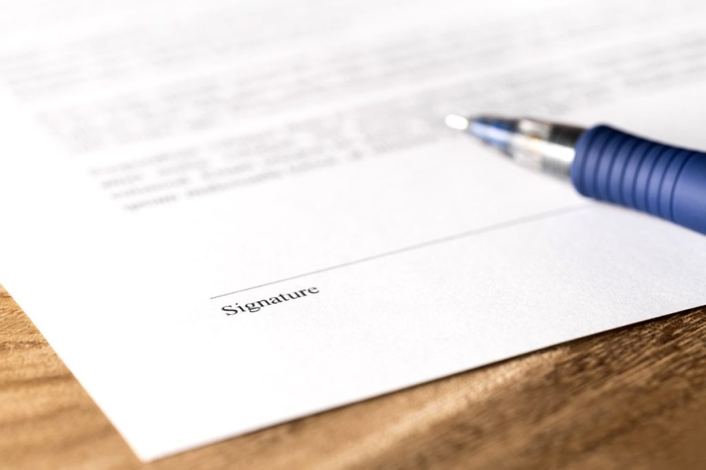 waiver software for tour operators replaces the paper waiver and pen at the dock